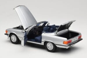 Mercedes R107 380 SL Argent Norev 1:18 183725 Métal Moulé — image 5 sur 8