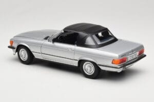 Mercedes R107 380 SL Argent Norev 1:18 183725 Métal Moulé — image 7 sur 8