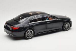 Mercedes S-Class W223 AMG Line Anthracite Blue Norev 1:18 183800 Métal Moulé — image 3 sur 8