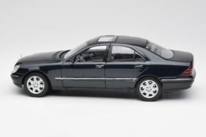 Mercedes S-Class W220 Bleu Maisto 1:18 56051 Métal Moulé — image 4 sur 8