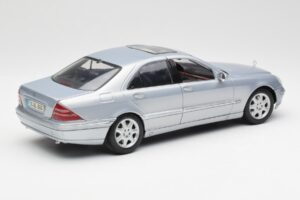 Mercedes S-Class W220 Bleu Clair Maisto 1:18 56050 Métal Moulé — image 3 sur 8