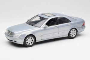 Mercedes S-Class W220 Bleu Clair Maisto 1:18 56050 Métal Moulé
