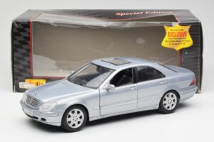 Mercedes S-Class W220 Bleu Clair Maisto 1:18 56050 Métal Moulé — image 8 sur 8