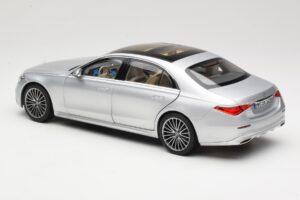 Mercedes S-Class W223 AMG Line Brilliant Silver Norev 1:18 183805 Métal Moulé — image 7 sur 8