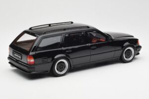 Mercedes 300 TE AMG S124 Noir Otto 1:18 OT147 Résine — image 2 sur 6