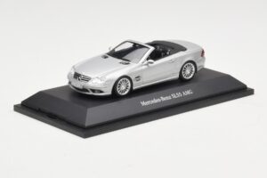 Mercedes SL 55 AMG R230 Argent Minichamps 1:43 B66962347 Métal Moulé — image 2 sur 4