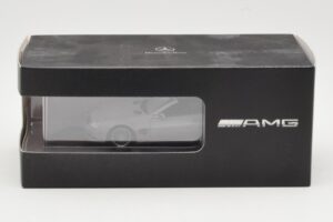 Mercedes SL 55 AMG R230 Argent Minichamps 1:43 B66962347 Métal Moulé — image 4 sur 4