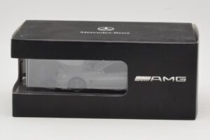 Mercedes SL 63 AMG R230 Silver Metallic Minichamps 1:43 B66960018 Métal Moulé — image 4 sur 4