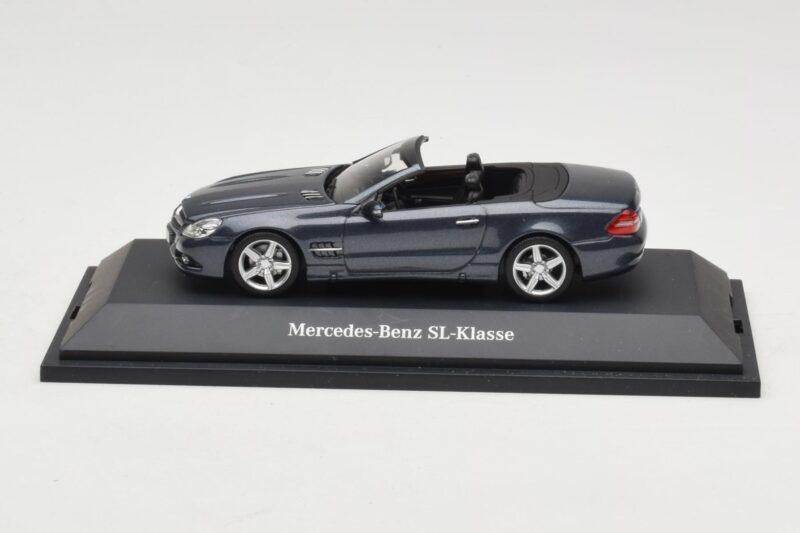Mercedes SL R230 Tenorit Grey Metallic Minichamps 1:43 Mercedes SL R230 Tenorit Grey Metallic Minichamps 1:43 B66962392 Métal Moulé