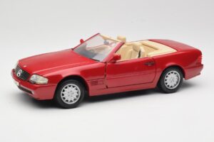 Mercedes SL500 R129 Rouge Revell 1:18 08927 Métal Moulé