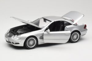 Mercedes SL55 AMG R230 Argent Maisto 1:18 36894 Métal Moulé — image 2 sur 8