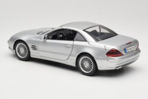 Mercedes SL55 AMG R230 Argent Maisto 1:18 36894 Métal Moulé — image 7 sur 8