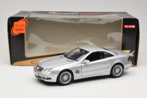 Mercedes SL55 AMG R230 Argent Maisto 1:18 36894 Métal Moulé — image 8 sur 8