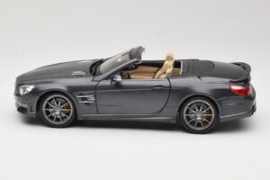 Mercedes SL65 AMG Black Series R230 Matte Black Maisto 1:18 36198 Métal Moulé — image 4 sur 8