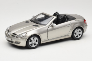 Mercedes SLK R171 Bronze Clair Métallisé Maisto 1:18 31674-R1 Métal Moulé