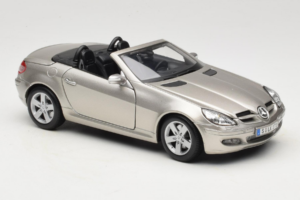 Mercedes SLK R171 Bronze Clair Métallisé Maisto 1:18 31674-R1 Métal Moulé — image 6 sur 8