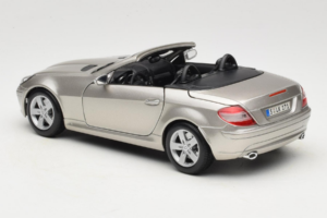 Mercedes SLK R171 Bronze Clair Métallisé Maisto 1:18 31674-R1 Métal Moulé — image 7 sur 8