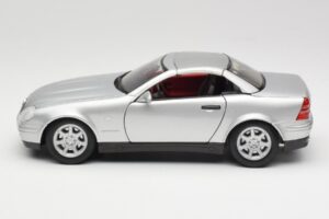 Mercedes SLK R170 Roadster Argent Maisto 1:18 31674 Métal Moulé — image 3 sur 9