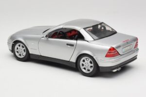 Mercedes SLK R170 Roadster Argent Maisto 1:18 31674 Métal Moulé — image 4 sur 9