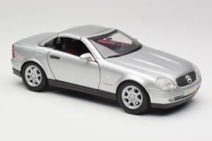 Mercedes SLK R170 Roadster Argent Maisto 1:18 31674 Métal Moulé — image 6 sur 9