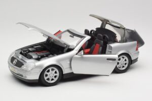 Mercedes SLK R170 Roadster Argent Maisto 1:18 31674 Métal Moulé — image 9 sur 9