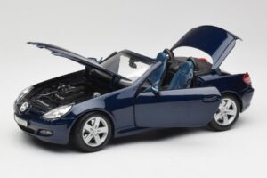 Mercedes SLK R171 Bleu Maisto 1:18 B66962190 Métal Moulé — image 2 sur 8