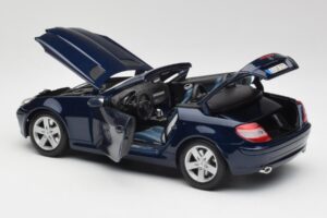 Mercedes SLK R171 Bleu Maisto 1:18 B66962190 Métal Moulé — image 5 sur 8