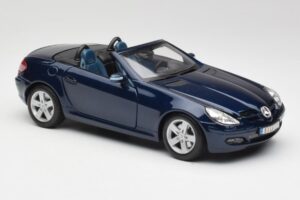 Mercedes SLK R171 Bleu Maisto 1:18 B66962190 Métal Moulé — image 6 sur 8