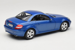 Mercedes SLK R171 Blue Metallic Minichamps 1:18 100033131 Métal Moulé — image 4 sur 11