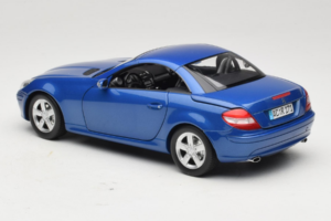 Mercedes SLK R171 Blue Metallic Minichamps 1:18 100033131 Métal Moulé — image 10 sur 11