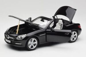 Mercedes SLK R172 Magnetite Noir Minichamps 1:18 B66960514 Métal Moulé — image 2 sur 8