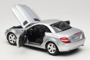 Mercedes SLK R171 Argent Minichamps 1:18 B66962318 Métal Moulé — image 5 sur 9
