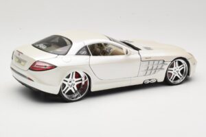 Mercedes SLR McLaren C199 Blanc Maisto 1:18 31068 Métal Moulé — image 3 sur 8