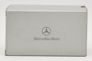 Mercedes SLR McLaren Crystal Silver Minichamps 1:43 B66961974 Métal Moulé — image 4 sur 4