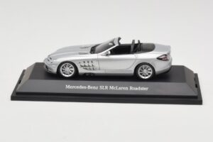 Mercedes SLR McLaren Roadster Crystal Laurit Silver Minichamps 1:43 B66961005 Métal Moulé