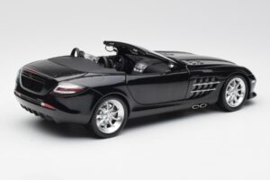 Mercedes SLR McLaren Roadster R199 Crystal Galaxit Noir Minichamps 1:18 B66961004 Métal Moulé — image 3 sur 8