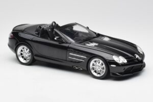 Mercedes SLR McLaren Roadster R199 Crystal Galaxit Noir Minichamps 1:18 B66961004 Métal Moulé — image 6 sur 8