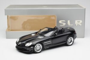 Mercedes SLR McLaren Roadster R199 Crystal Galaxit Noir Minichamps 1:18 B66961004 Métal Moulé — image 8 sur 8