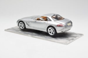 Mercedes SLR Vision Argent Édition Limitée Avec Socle en Aluminium Bburago 1:18 B66962102 Métal Moulé — image 7 sur 8