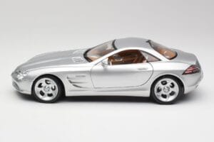 Mercedes SLR Vision Liquid Argent Maisto 1:18 B66962101 Métal Moulé — image 4 sur 8