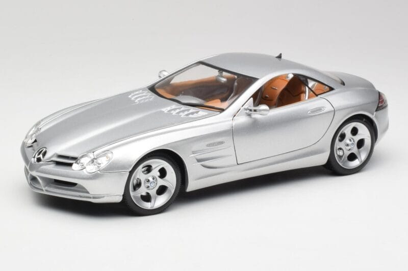 Mercedes SLR Vision Liquid Argent Maisto 1:18 B66962101 Métal Moulé