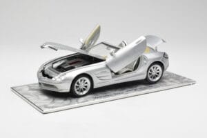 Mercedes SLR Vision Roadster Liquid Argent Maisto 1:18 B66963208 Métal Moulé — image 2 sur 8