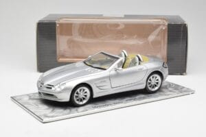 Mercedes SLR Vision Roadster Liquid Argent Maisto 1:18 B66963208 Métal Moulé — image 8 sur 8