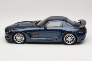 Mercedes SLS AMG Black Series Daytona Blue Metallic Minichamps 1:18 110033026 Métal Moulé — image 4 sur 8