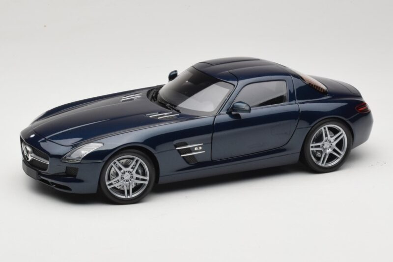 Mercedes SLS AMG C197 Blue Metallic Minichamps 1:18 100039021 Métal Moulé