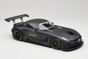 Mercedes AMG SLS C197 GT3 45 Ans de Driving Performance Minichamps 1:18 151133100 Métal Moulé — image 4 sur 6