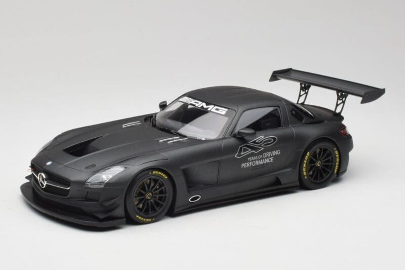 Mercedes AMG SLS C197 GT3 45 Ans de Driving Performance Minichamps 1:18 151133100 Métal Moulé