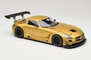 Mercedes AMG SLS C197 GT3 Street Or Minichamps 1:18 151113106 Métal Moulé — image 4 sur 6