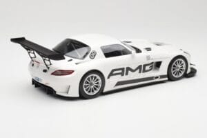 Mercedes AMG SLS C197 GT3 Street Blanc Minichamps 1:18 151123107 Métal Moulé — image 2 sur 6