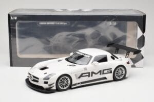 Mercedes AMG SLS C197 GT3 Street Blanc Minichamps 1:18 151123107 Métal Moulé — image 6 sur 6